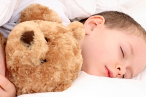 Чому дитина скрегоче зубами коли спить-3