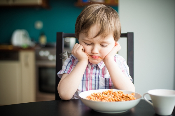 чому дитина погано їсть-1
