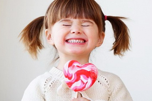 Чому дитина їсть багато солодкого