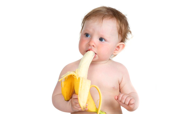 дитина та банан