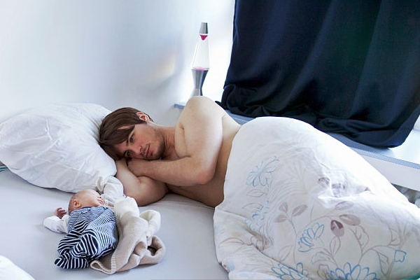 дитина спить разом з батьками
